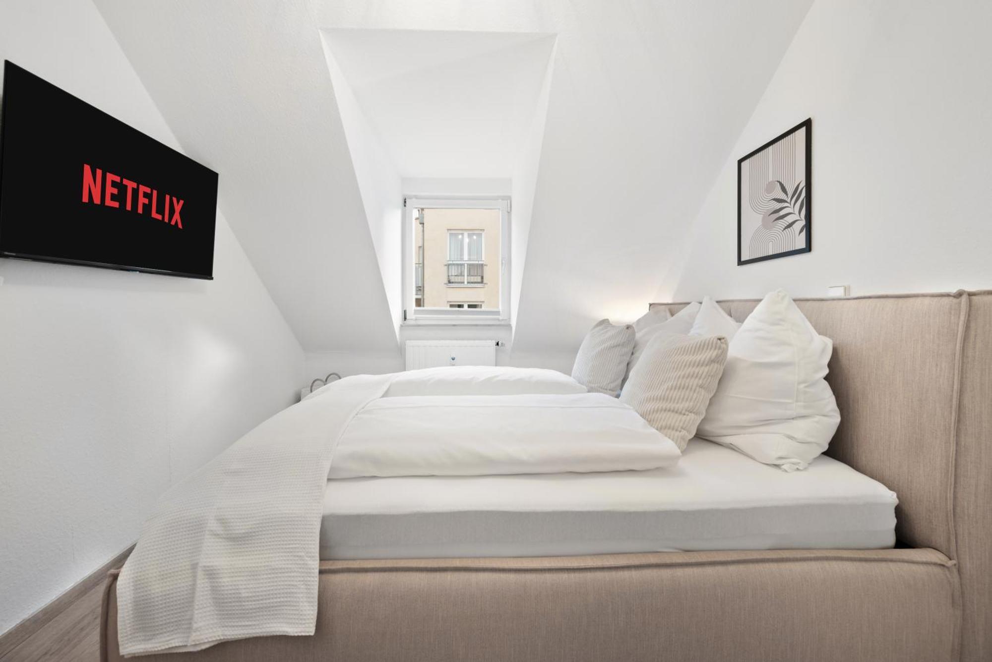 Malu Rooms - Im Stadtzentrum, Smarttv, Netflix, 24H Checkin Ludwigsburg Exterior photo
