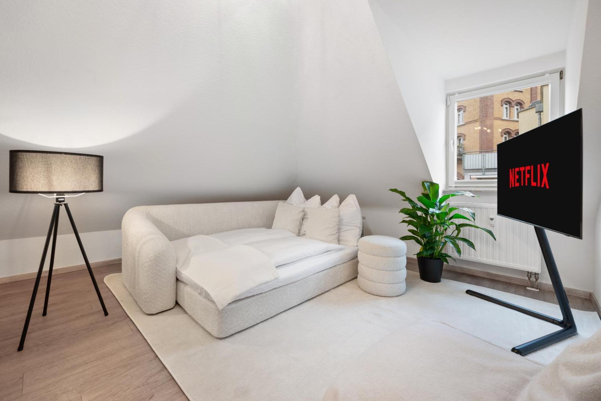 Malu Rooms - Im Stadtzentrum, Smarttv, Netflix, 24H Checkin Ludwigsburg Exterior photo